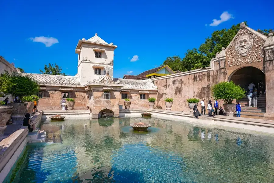 Borobudur Temple, Sultan Palace, Tamansari Water Castle and Prambanan Temple ( Full Guided Tour ) - Image 5